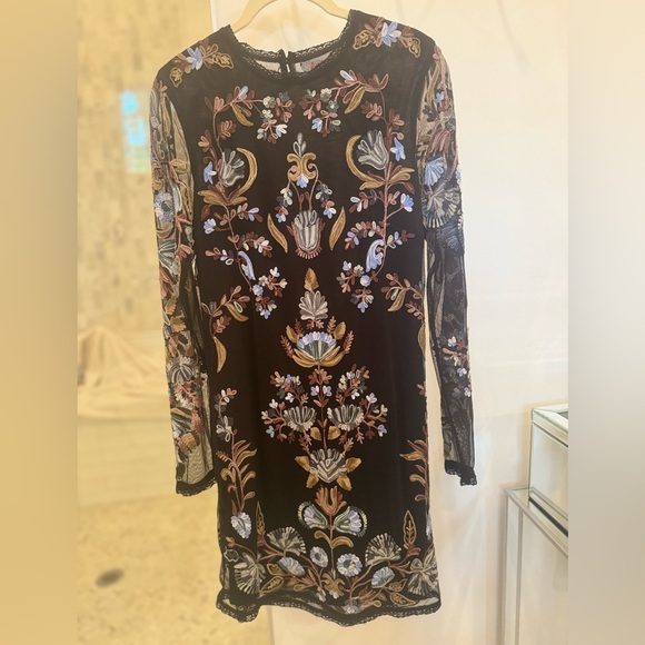 Free People Size-8 Black Minidress in black mesh w embroidery & sexy open back - Picture 1 of 9